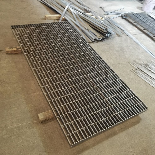 壓焊平臺(tái)鋼格柵鋼格板滿足您的專屬需求