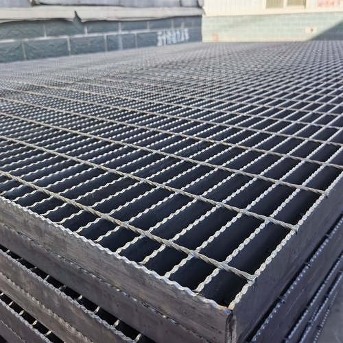 排水溝蓋板鋼格柵的詳細規(guī)格解析與應(yīng)用場景
