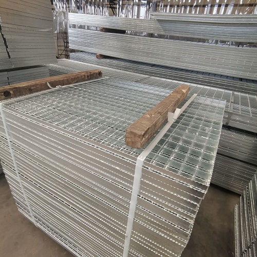 如何辨別劣質(zhì)鋼格板？看這4個細(xì)節(jié)，避免安全隱患