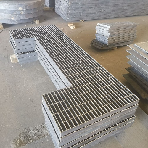 客戶案例：某工廠因貪便宜買劣質(zhì)鋼格板，損失超百萬(wàn)！