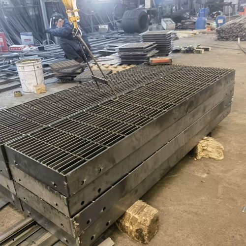 線上線下選購(gòu)鋼格柵，這些差異不了解要吃大虧