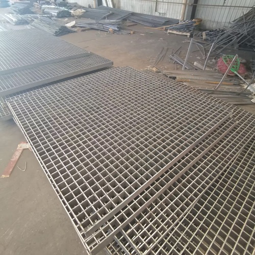 鋼結(jié)構(gòu)平臺鋼格柵：輕量化高強(qiáng)度搭配方案