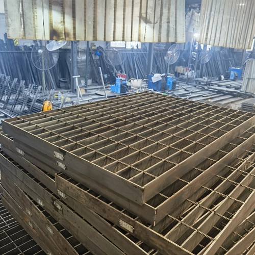 不同場(chǎng)景下鋼格板選型指南，照著買不踩雷