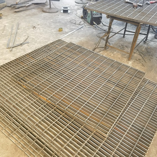 鋼格板是怎么做到防滑又安全的？