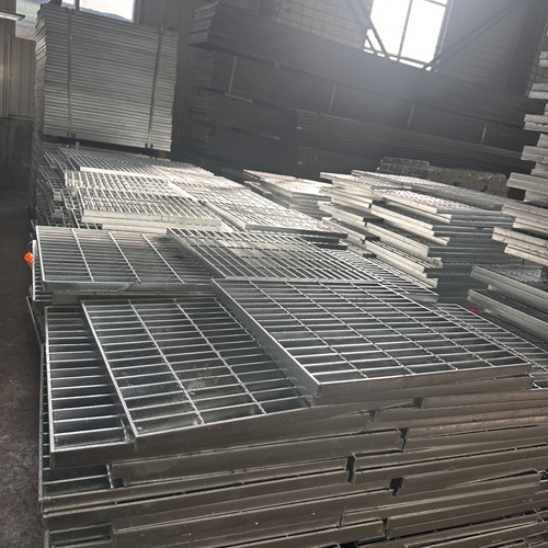 鋼格板選型別只看價(jià)格，這4個(gè)硬指標(biāo)才關(guān)鍵